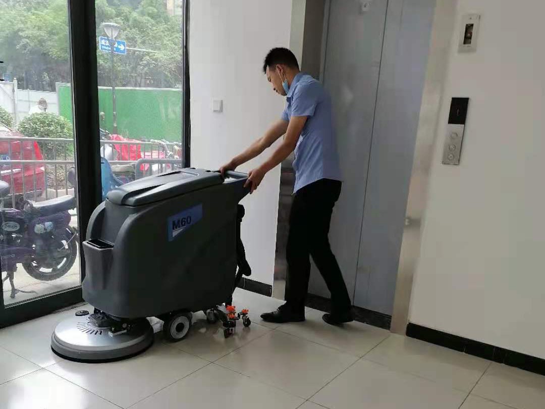 社區醫院采購洗地機選擇了成都宏雯公司