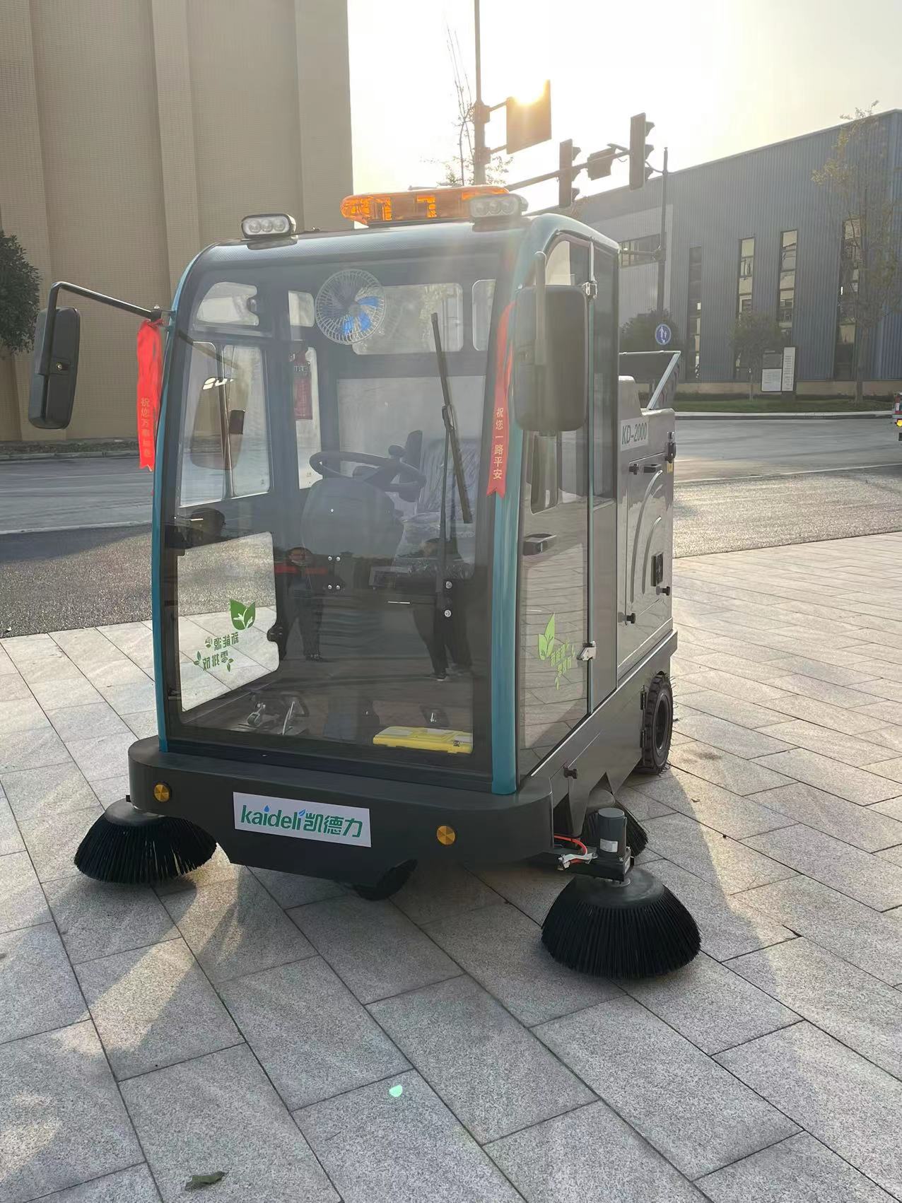 工業廠區清潔使用掃地車